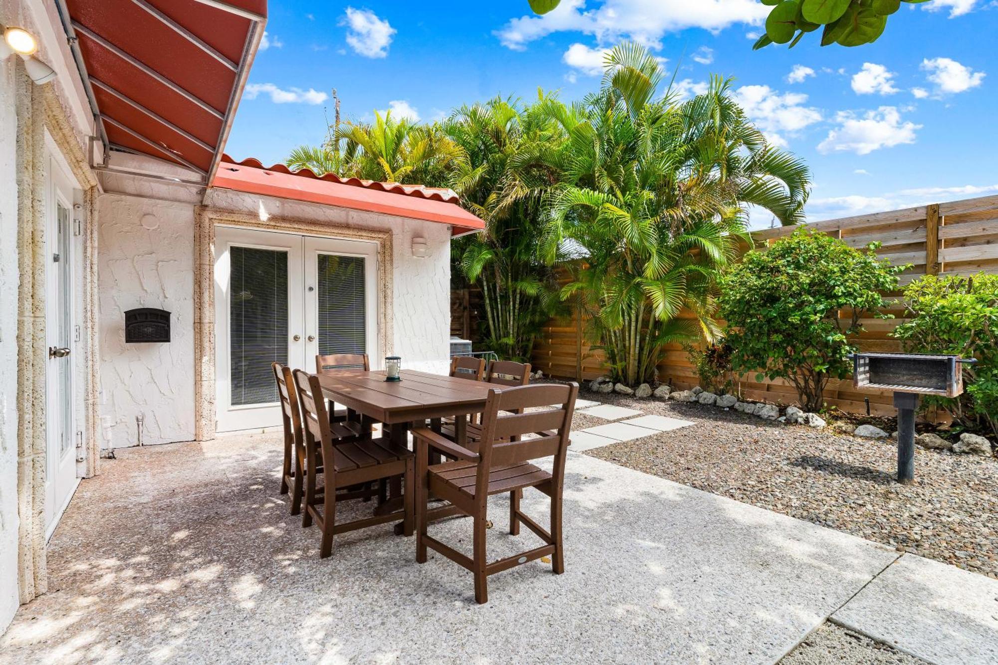 Crescent Beach Villas Siesta Key Exterior photo